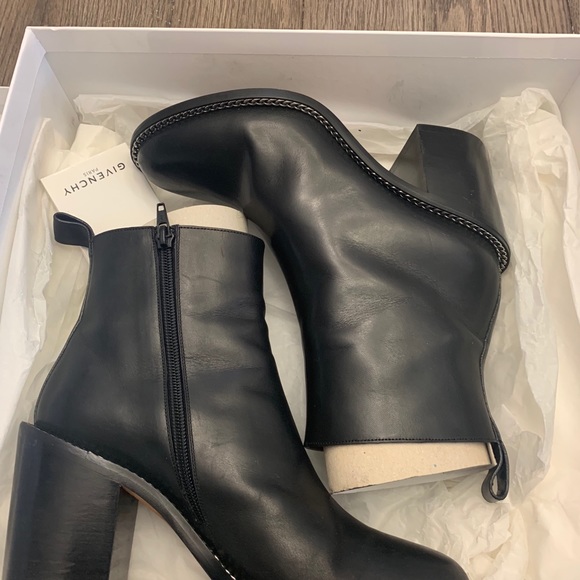 GIVENCHY Boots Size 37 - Picture 4 of 6